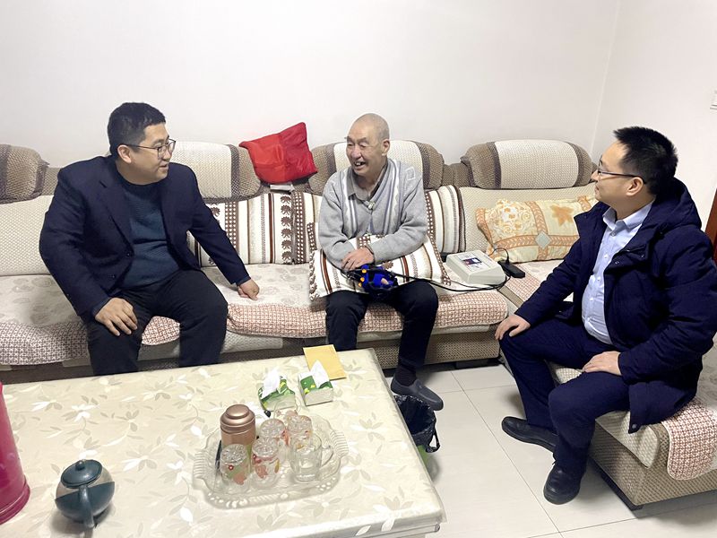 20220128/61f3db565a52b.jpg 6  楊春輝  馬中豪  慰問劉芳章_副本.jpg