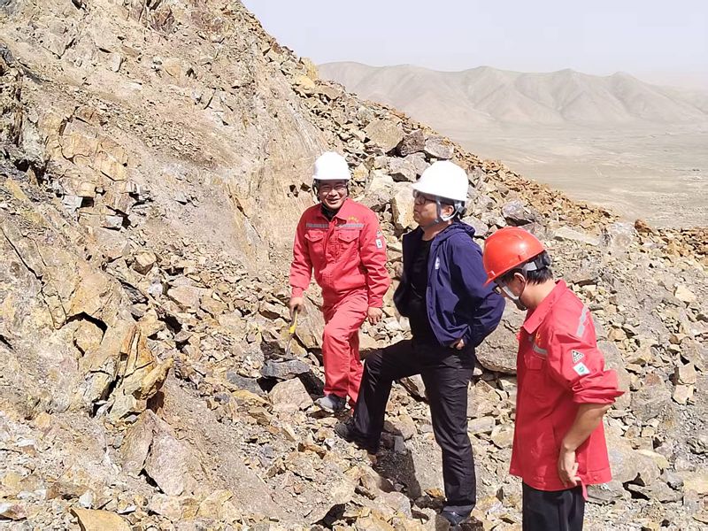向西而行，逐光探礦——陜西地礦區(qū)研院新疆分公司工作紀(jì)實(shí)